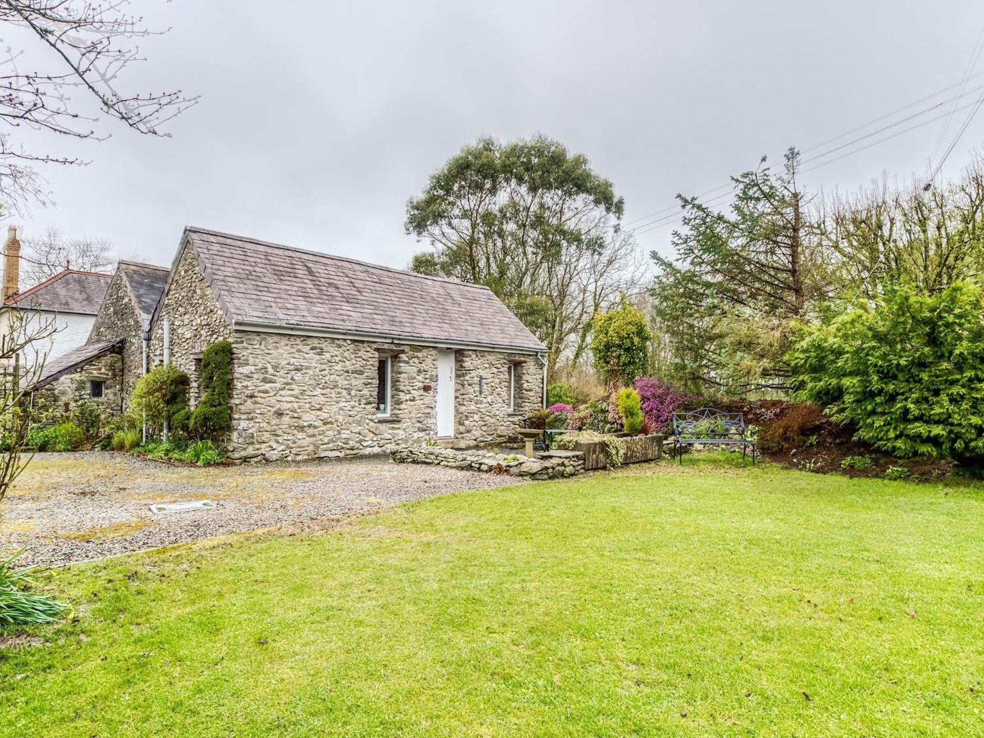 Secluded Holiday Home In Ceredigion With Garden Pennant  Экстерьер фото