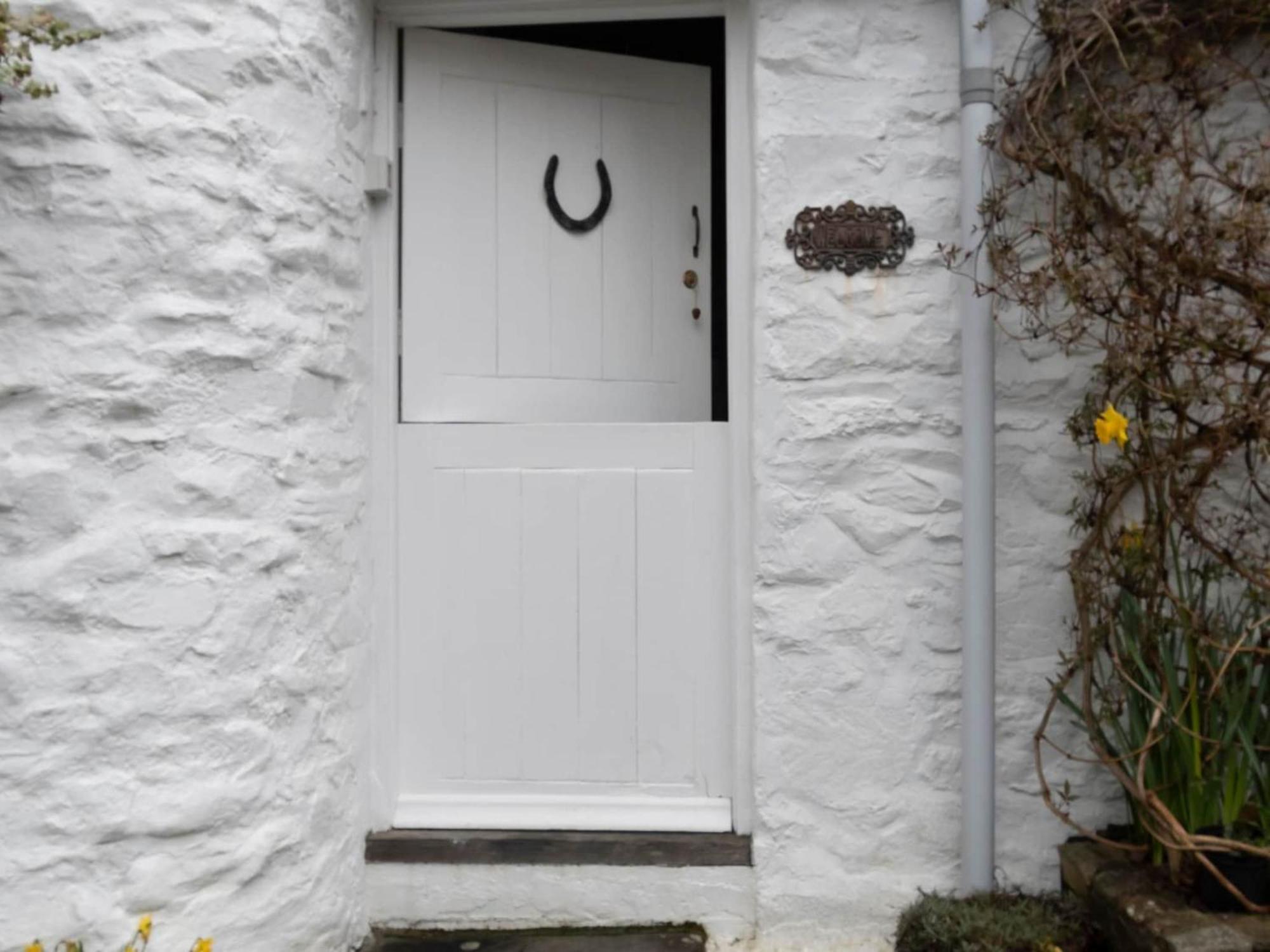 Secluded Holiday Home In Ceredigion With Garden Pennant  Экстерьер фото